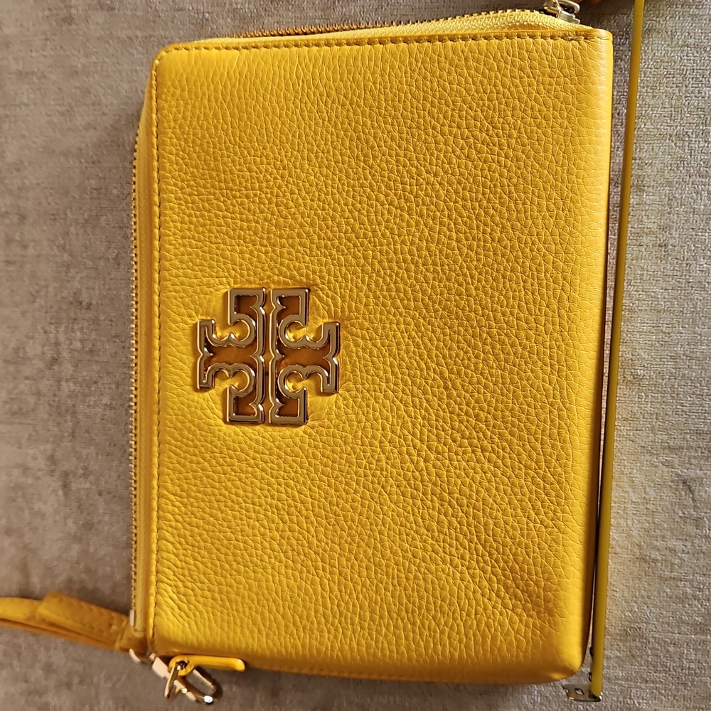 Tory Burch Large Clutch NWOT.